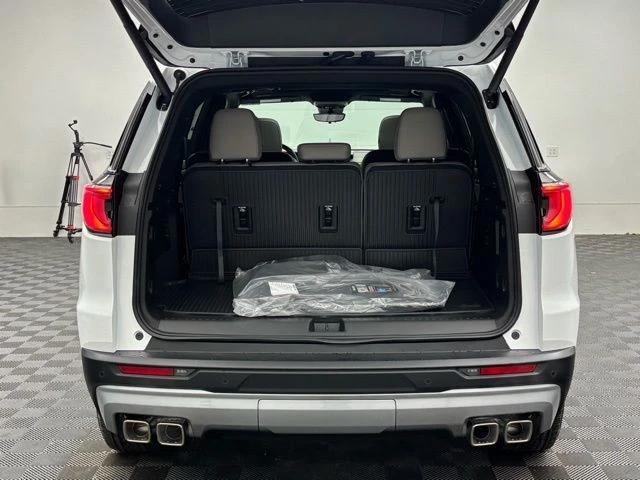 2026 GMC Acadia - Image 11 of 12