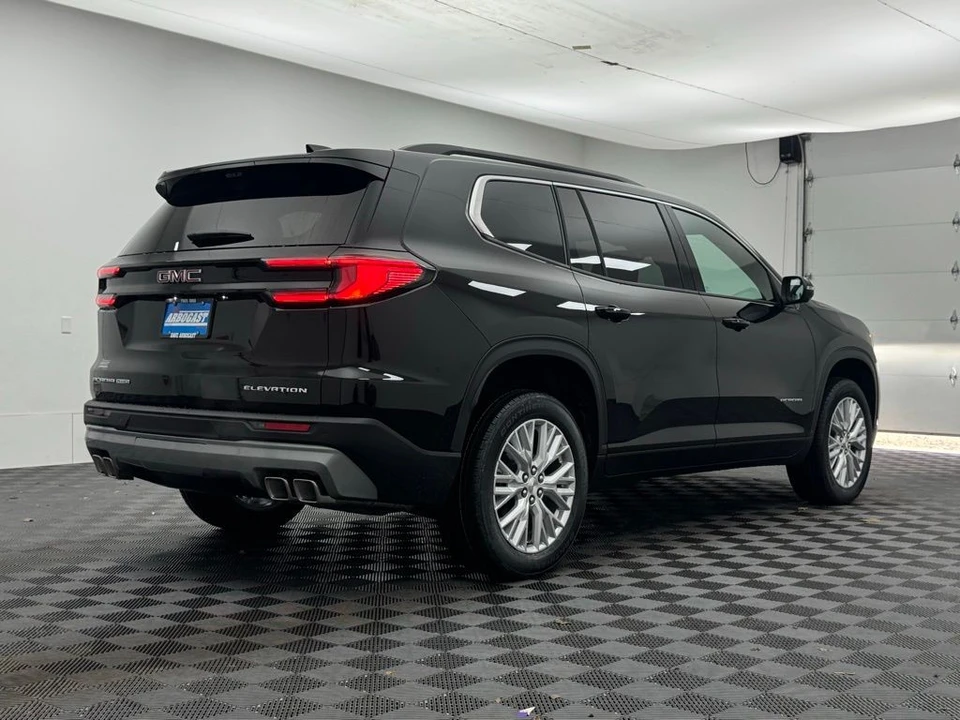 2026 GMC Acadia - Image 10 of 12