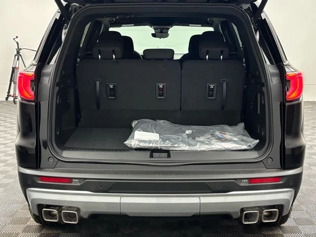 2026 GMC Acadia - Image 10 of 12