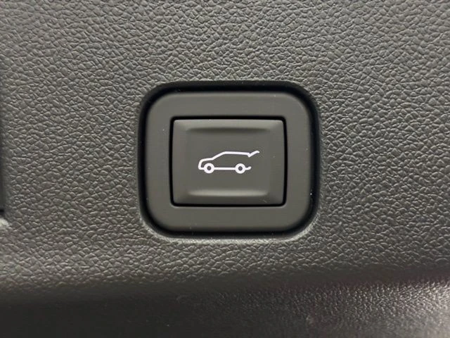 2026 GMC Acadia - Image 11 of 12