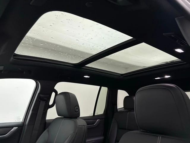 2026 GMC Acadia - Image 4 of 12