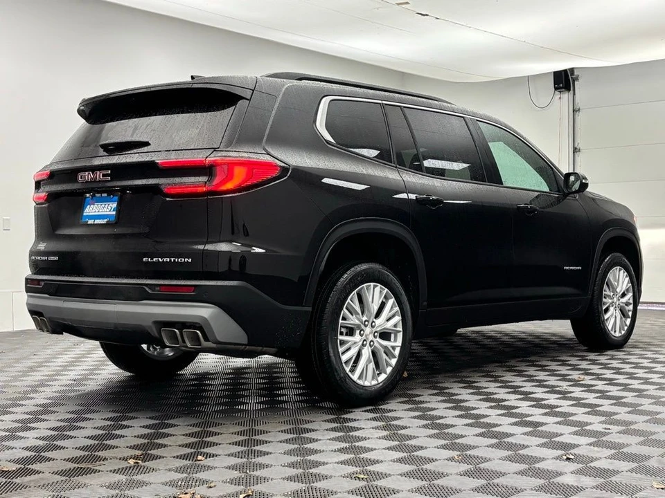 2026 GMC Acadia - Image 8 of 12