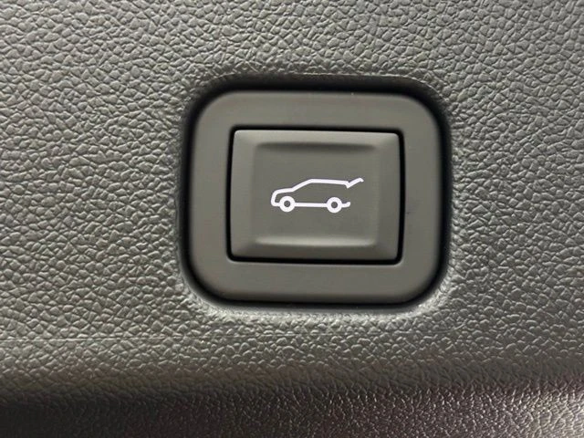 2026 GMC Acadia - Image 11 of 12