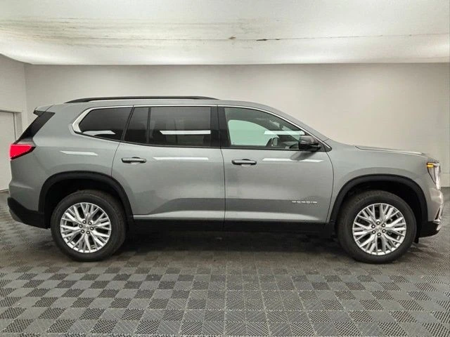 2026 GMC Acadia - Image 9 of 12