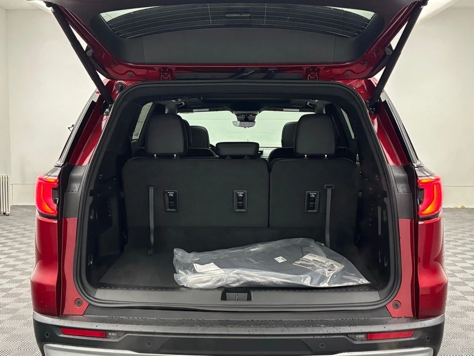 2026 GMC Acadia - Image 12 of 12