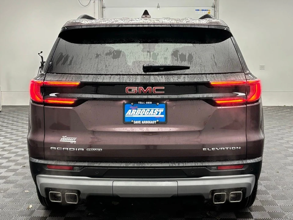 2026 GMC Acadia - Image 10 of 12