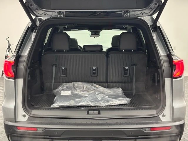 2026 GMC Acadia - Image 11 of 12