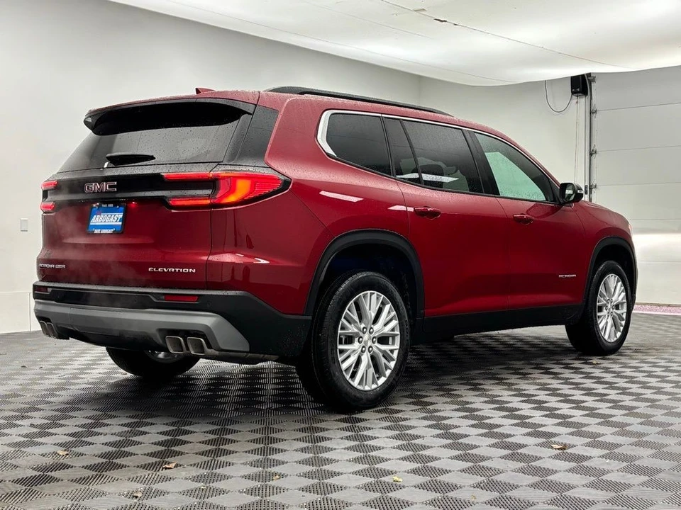 2026 GMC Acadia - Image 9 of 12