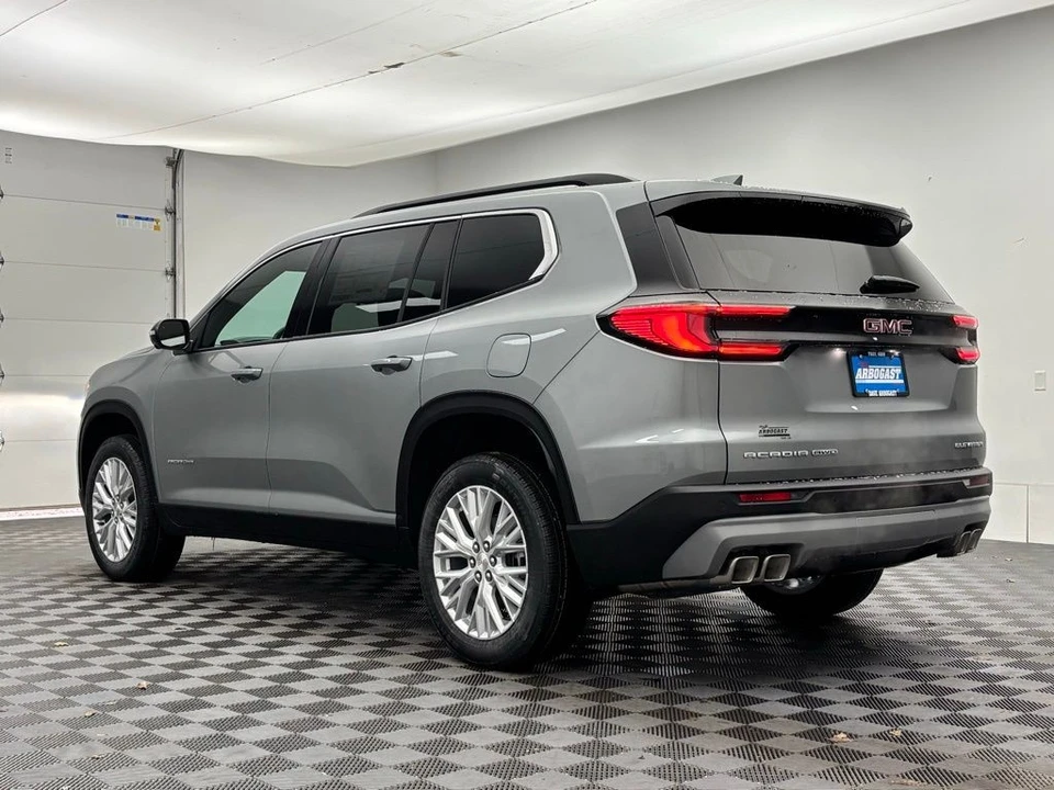 2026 GMC Acadia - Image 12 of 12