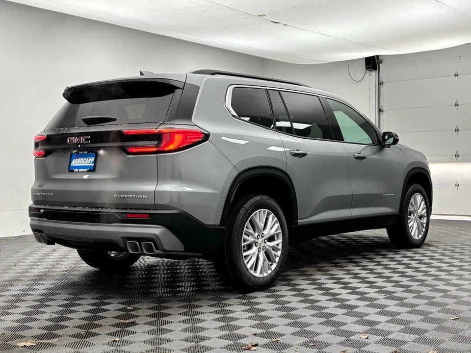 2026 GMC Acadia - Image 8 of 12