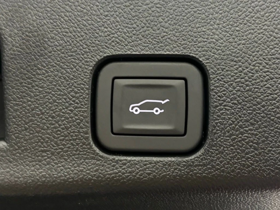 2026 GMC Acadia - Image 11 of 12