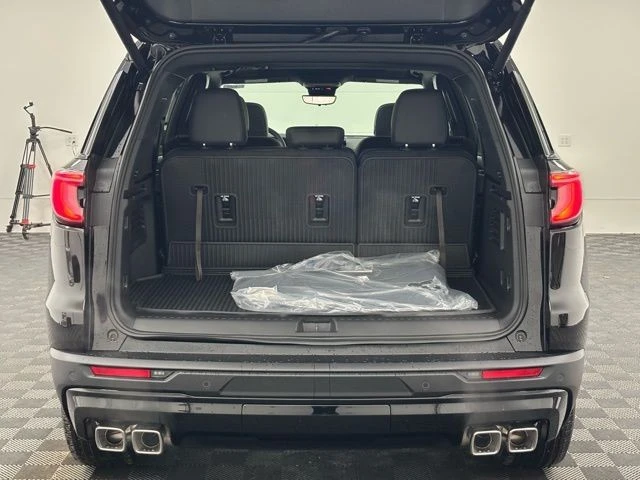 2026 GMC Acadia - Image 11 of 12