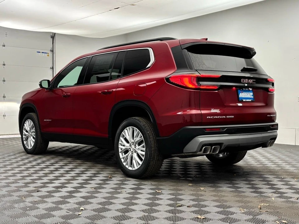 2026 GMC Acadia - Image 12 of 12