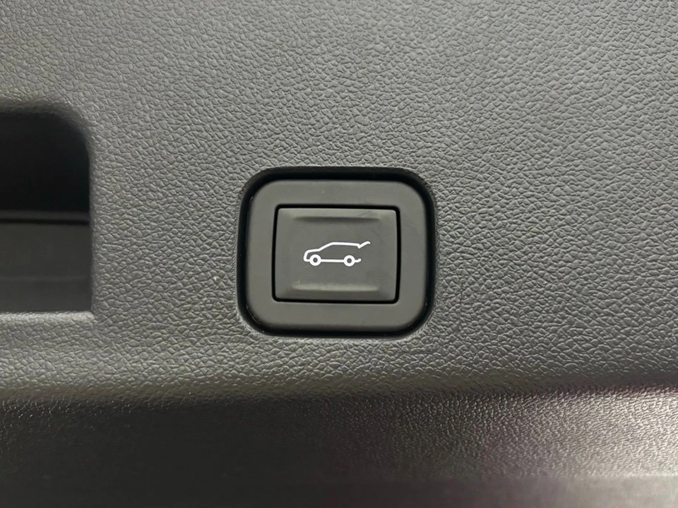 2026 GMC Acadia - Image 11 of 12