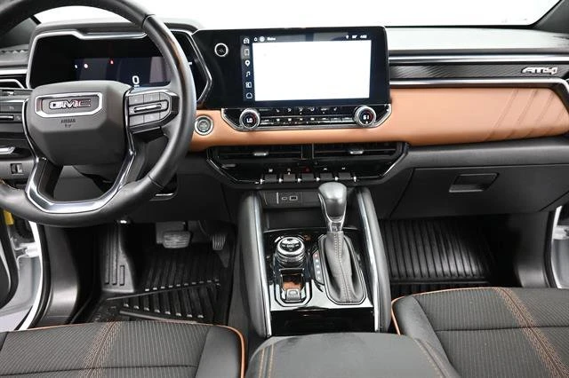 2026 GMC Canyon - Image 14 of 20