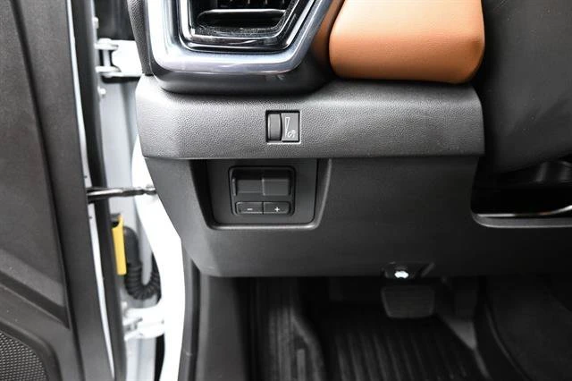 2026 GMC Canyon - Image 10 of 20