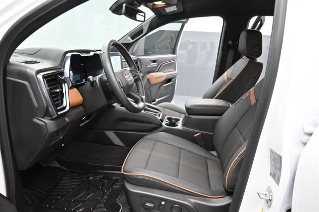 2026 GMC Canyon - Image 16 of 20