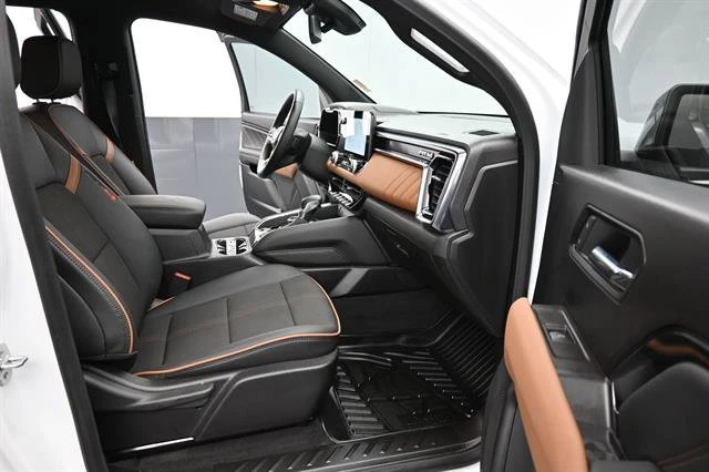 2026 GMC Canyon - Image 18 of 20