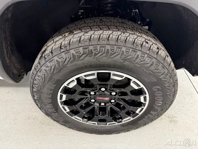 2026 GMC Canyon 2nd Gen - Image 4 of 12