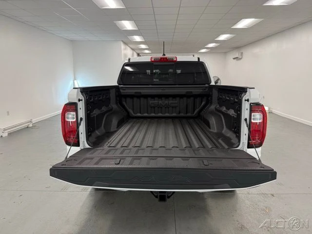 2026 GMC Canyon 2nd Gen - Image 8 of 12