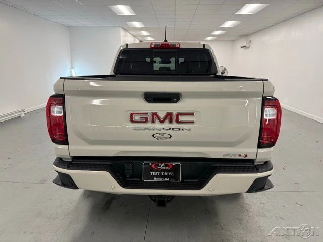 2026 GMC Canyon 2nd Gen - Image 7 of 12