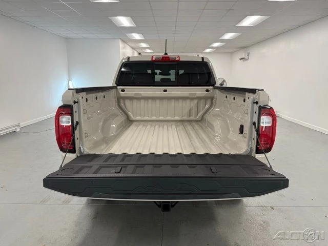2026 GMC Canyon 2nd Gen - Image 8 of 12
