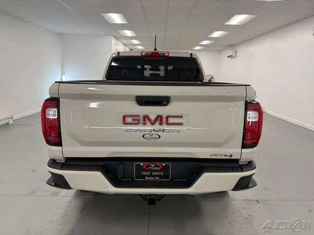 2026 GMC Canyon 2nd Gen - Image 7 of 12