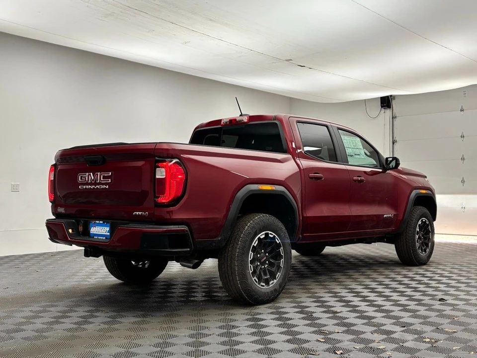 2026 GMC Canyon 2nd Gen - Image 7 of 12