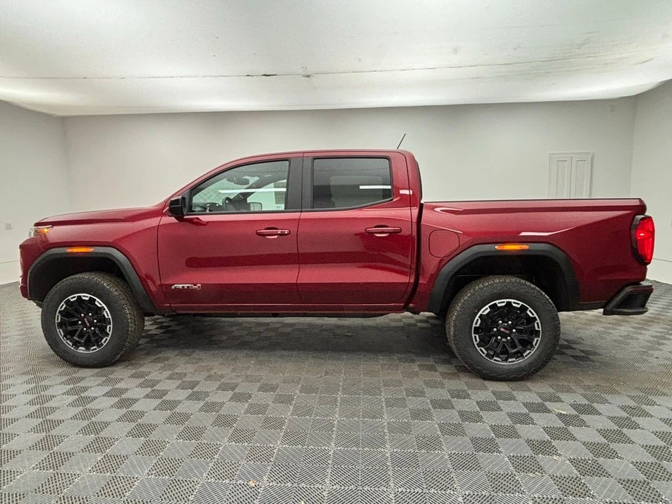 2026 GMC Canyon 2nd Gen - Image 11 of 12