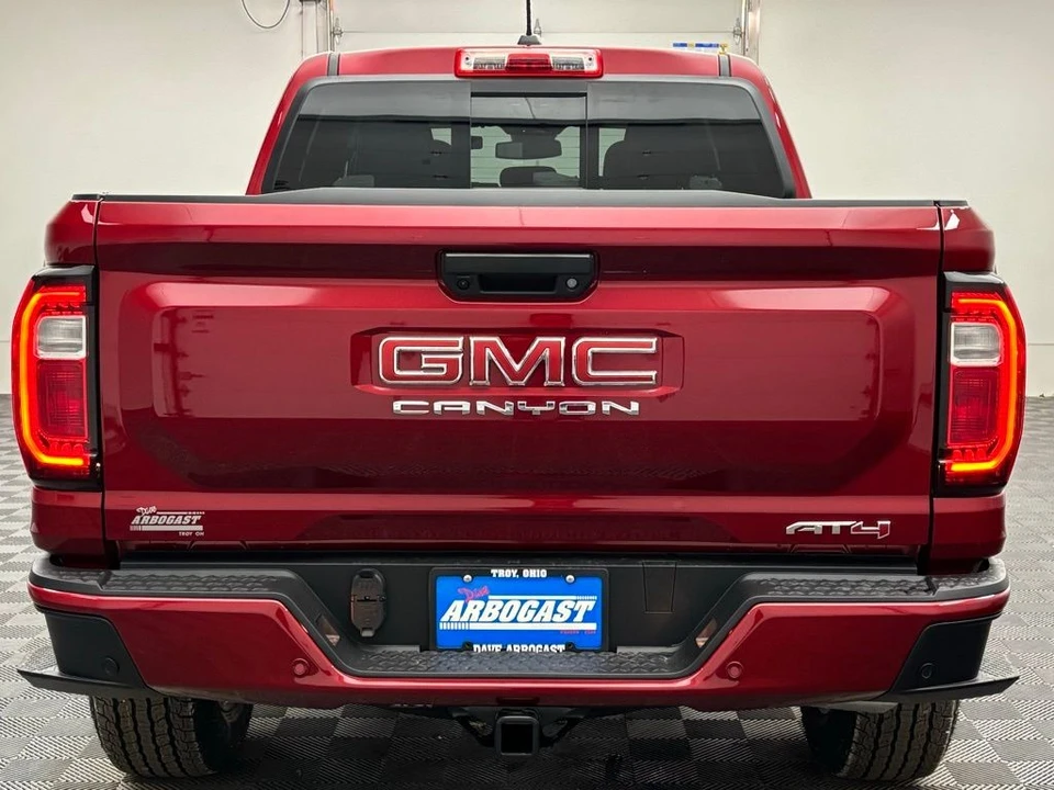 2026 GMC Canyon 2nd Gen - Image 8 of 12