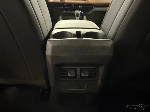2026 GMC Canyon 2nd Gen - Image 16 of 21