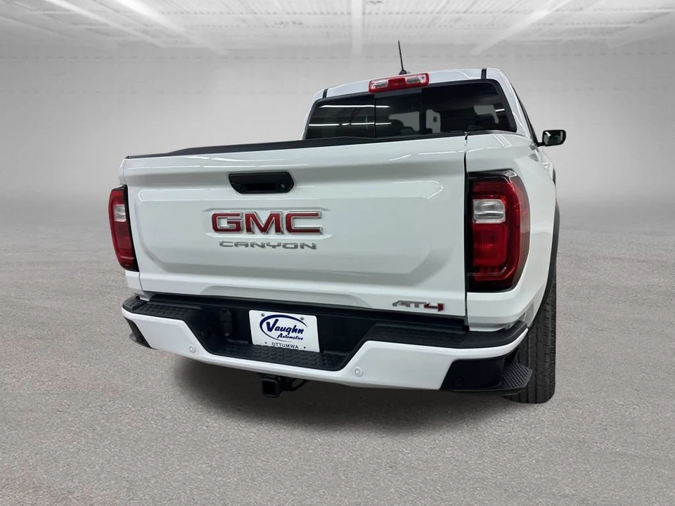2026 GMC Canyon 2nd Gen - Image 10 of 12