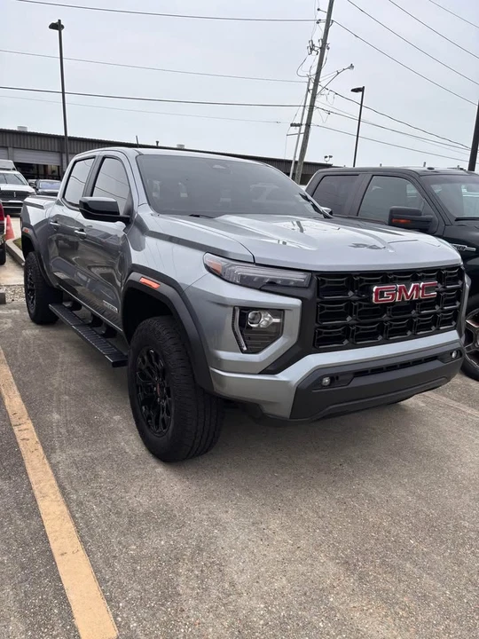 2026 GMC Canyon - Image 2 of 12