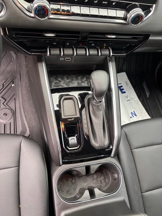 2026 GMC Canyon - Image 11 of 12