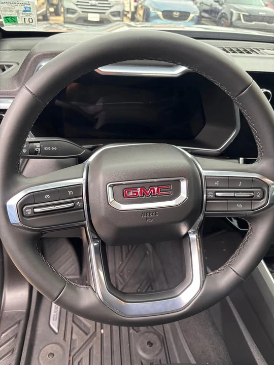2026 GMC Canyon - Image 9 of 12