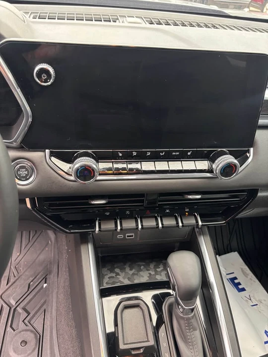 2026 GMC Canyon - Image 10 of 12