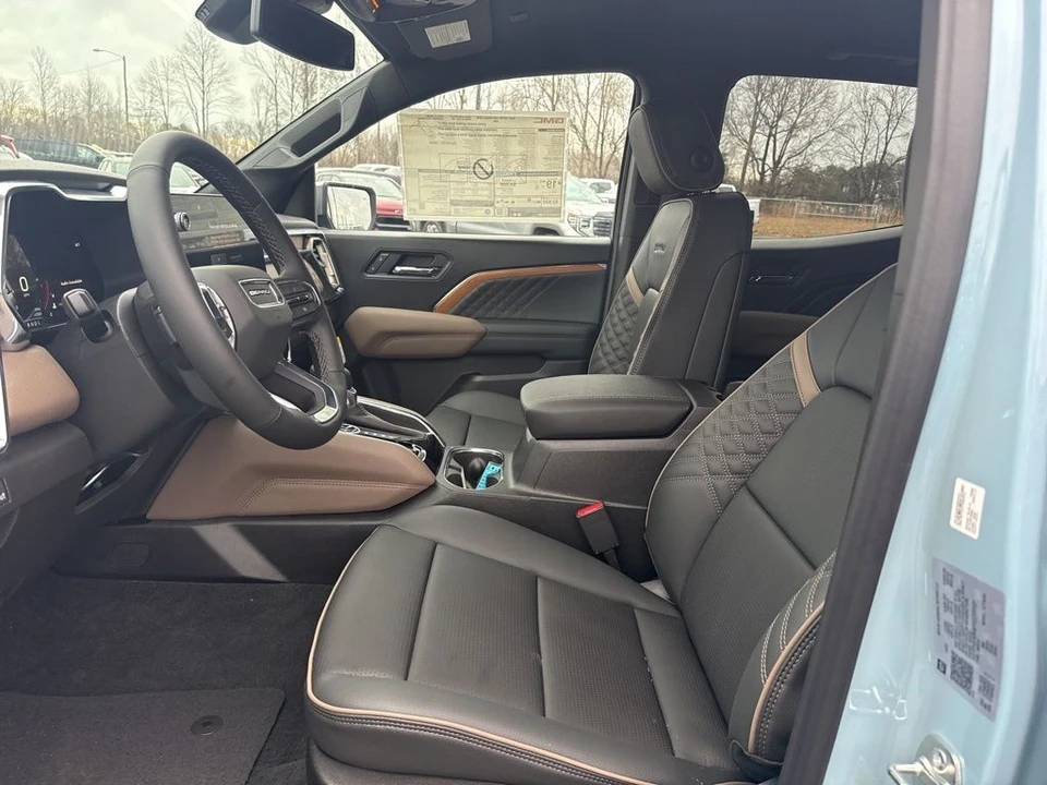 2026 GMC Canyon 2nd Gen - Image 9 of 12