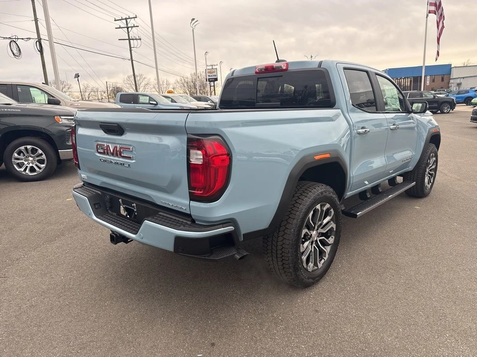 2026 GMC Canyon 2nd Gen - Image 5 of 12