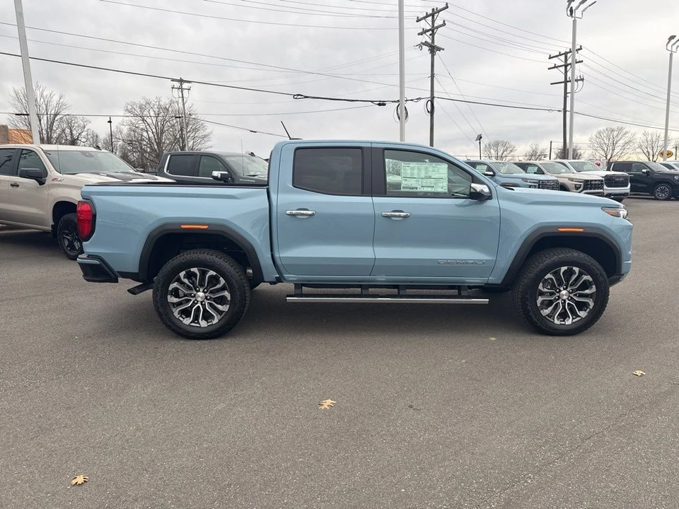 2026 GMC Canyon 2nd Gen - Image 6 of 12