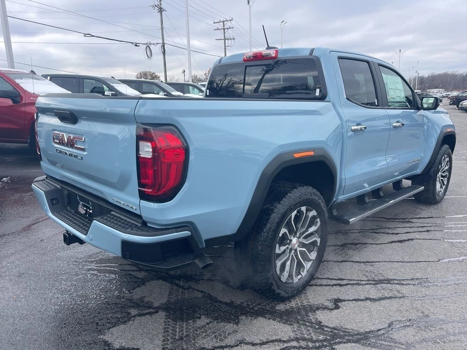 2026 GMC Canyon 2nd Gen - Image 5 of 12