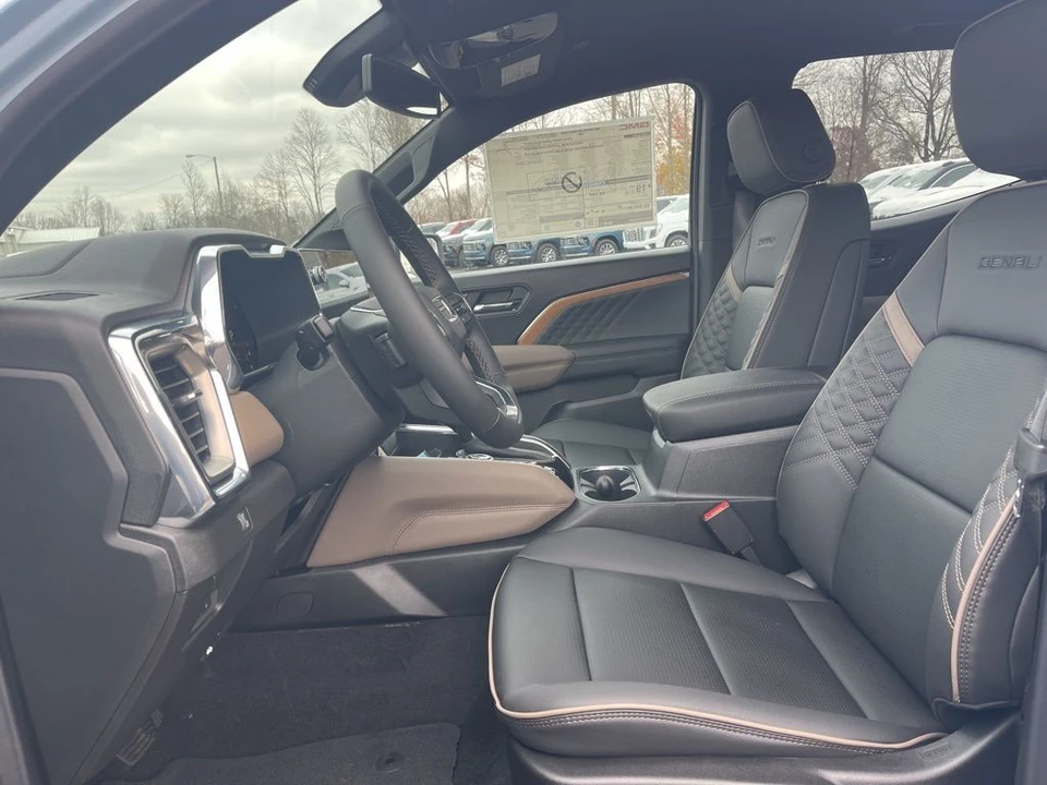 2026 GMC Canyon 2nd Gen - Image 11 of 12
