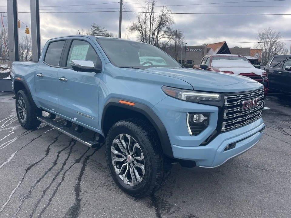 2026 GMC Canyon 2nd Gen - Image 7 of 12