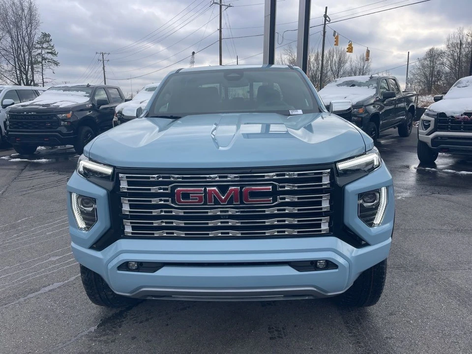 2026 GMC Canyon 2nd Gen - Image 8 of 12