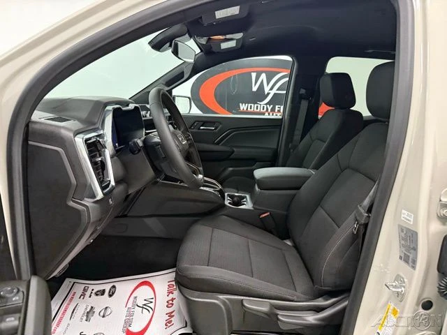 2026 GMC Canyon 2nd Gen - Image 9 of 12