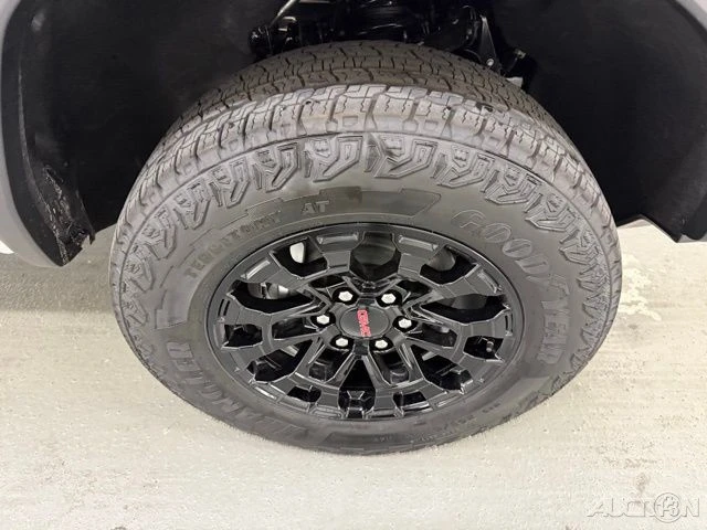 2026 GMC Canyon 2nd Gen - Image 4 of 21