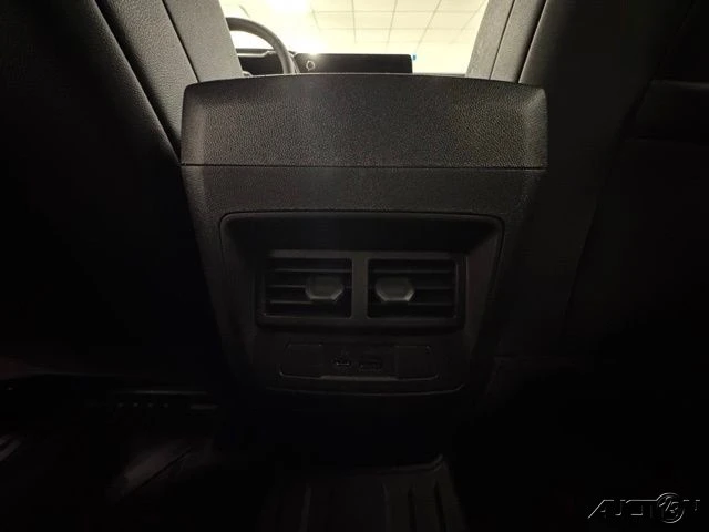 2026 GMC Canyon 2nd Gen - Image 12 of 19