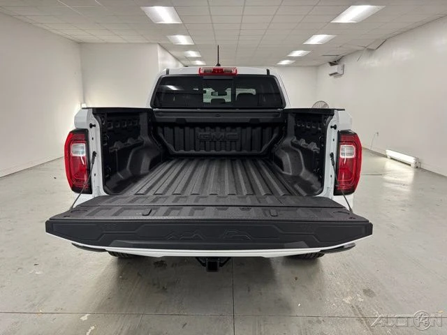 2026 GMC Canyon 2nd Gen - Image 7 of 19