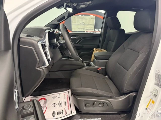 2026 GMC Canyon 2nd Gen - Image 11 of 12