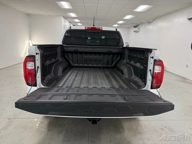 2026 GMC Canyon 2nd Gen - Image 8 of 21