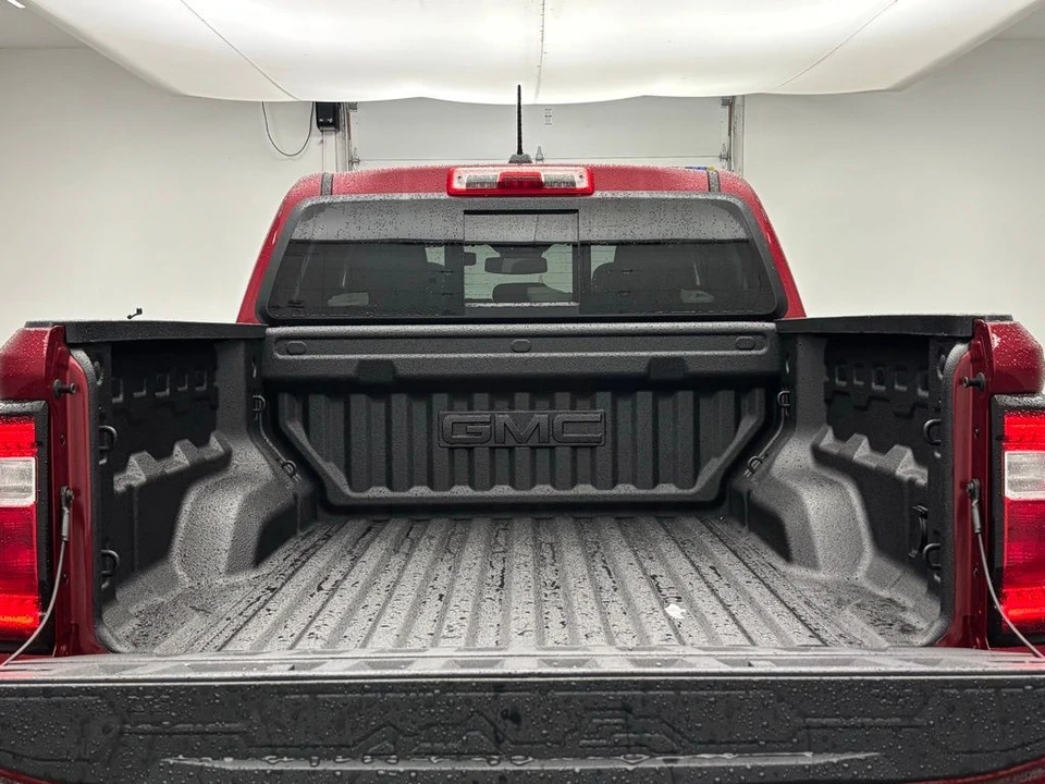 2026 GMC Canyon 2nd Gen - Image 9 of 12